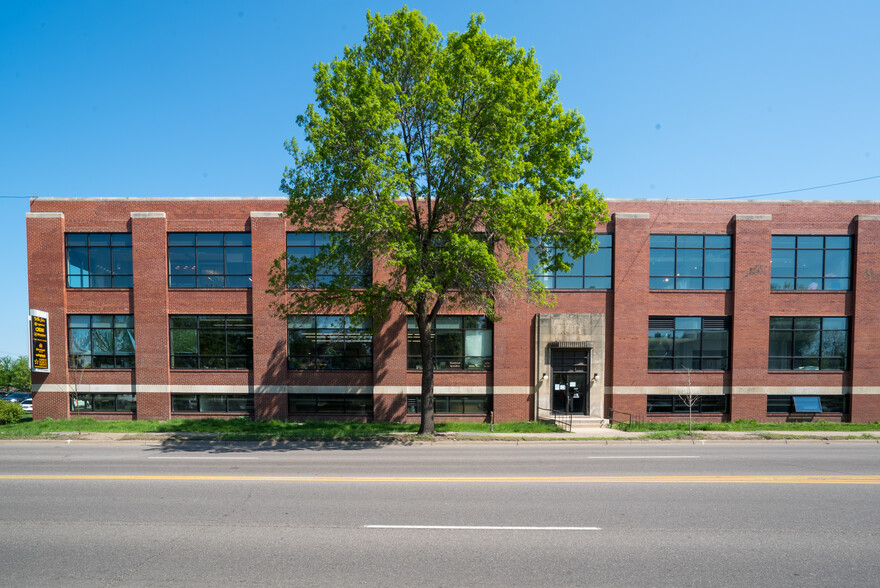 1621-1701 E Hennepin Ave, Minneapolis, MN for rent - Building Photo - Image 2 of 25