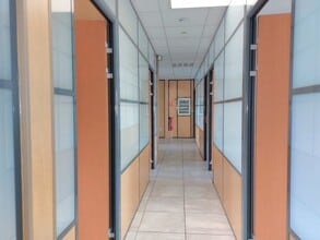 Rue De Hyères, Six-Fours-les-Plages to rent Interior Photo- Image 1 of 6