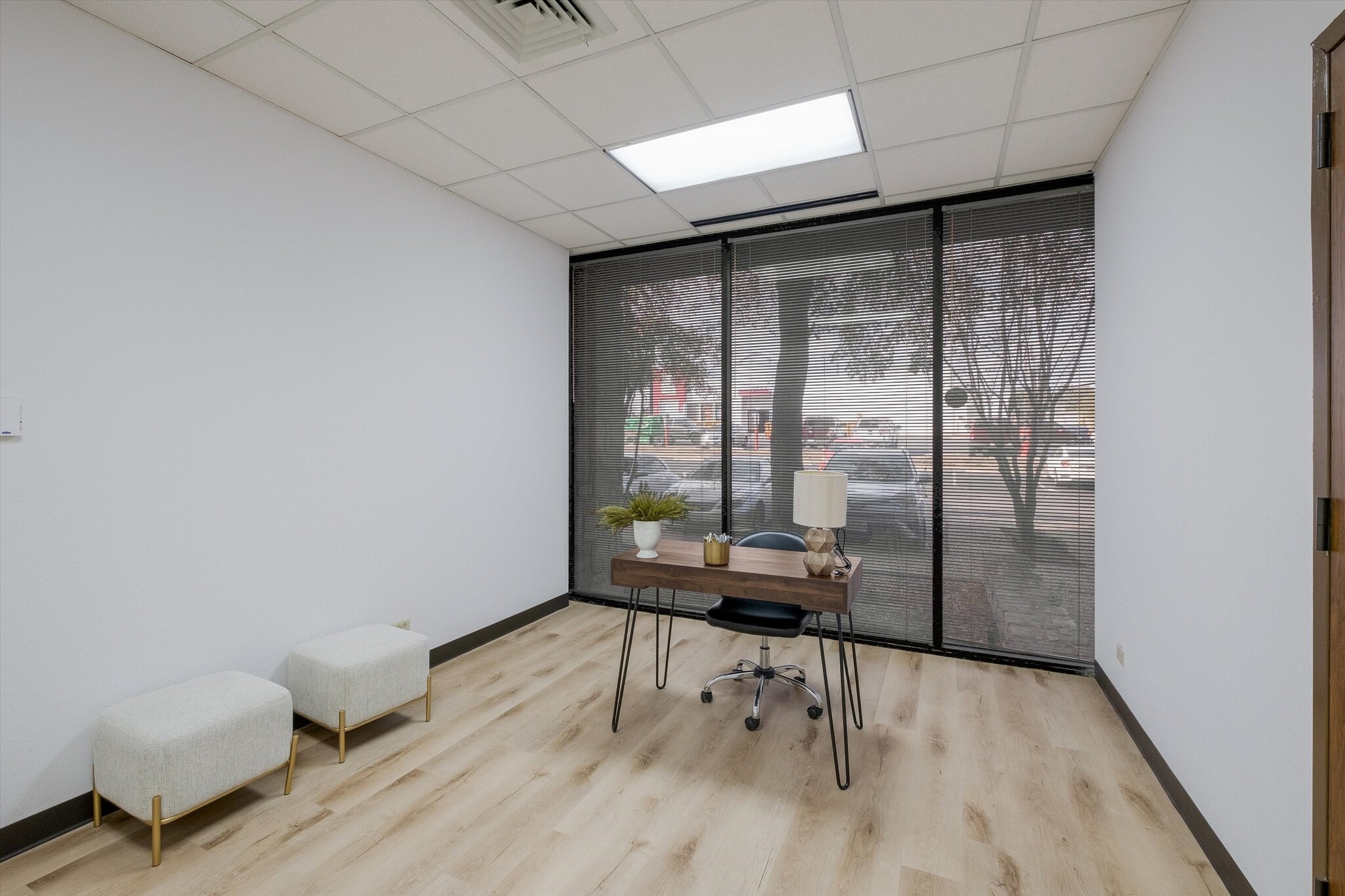 12042 Blanco Rd, San Antonio, TX to rent Interior Photo- Image 1 of 9