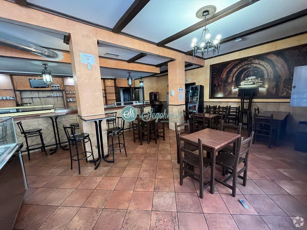 Retail in Segovia, Segovia to rent Interior Photo- Image 1 of 12