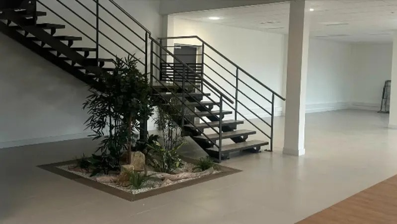 Light Industrial in Saint-Laurent-de-Mure to rent - Building Photo - Image 3 of 16