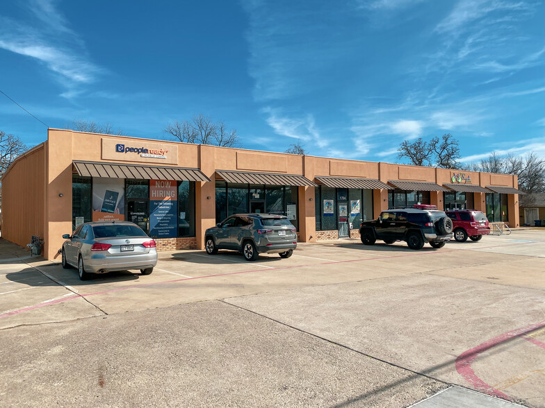 1700-1708 N Elm St, Denton, TX for sale - Building Photo - Image 1 of 1