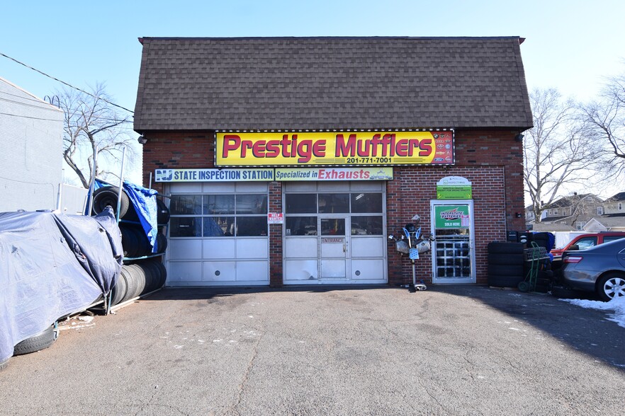 233 S Washington Ave, Bergenfield, NJ for sale - Primary Photo - Image 1 of 1