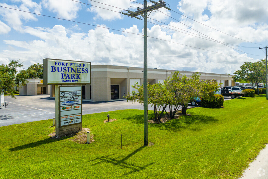 4201 Bandy Blvd, Fort Pierce, FL for sale - Primary Photo - Image 1 of 18