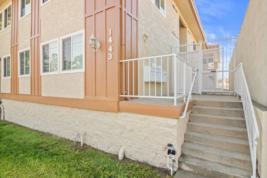 1443 W 7th St, San Pedro, CA for sale - Building Photo - Image 3 of 45