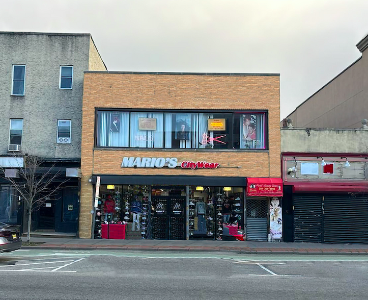 856-858 Bergen Ave, Jersey City, NJ for rent - Building Photo - Image 1 of 5