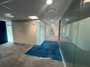 Office in Saint-Priest to rent Interior Photo- Image 2 of 3