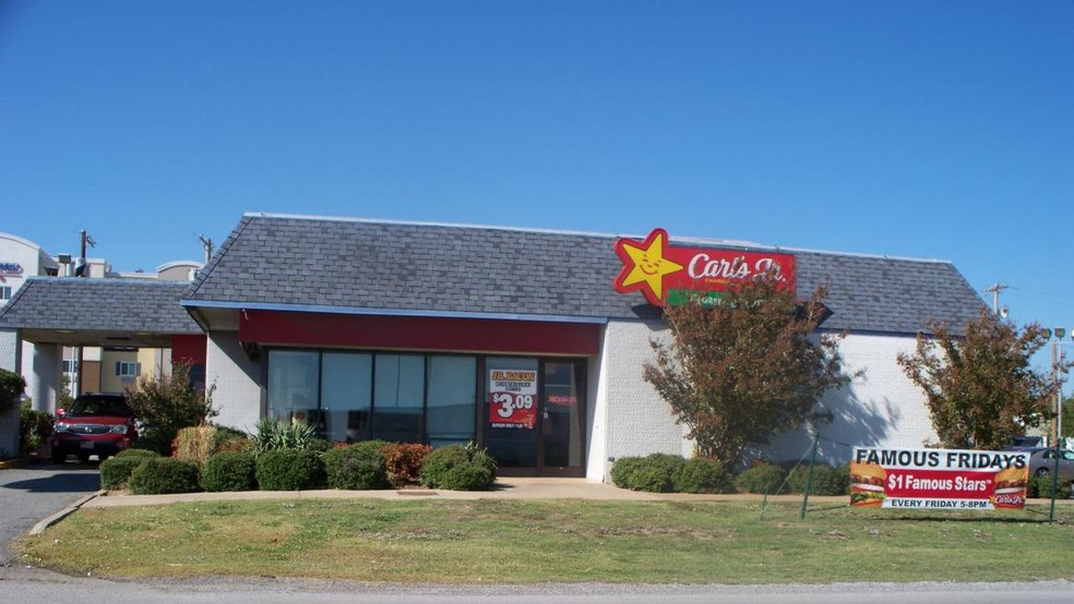 423 S George Nigh Expy, Mcalester, OK for sale - Primary Photo - Image 1 of 1