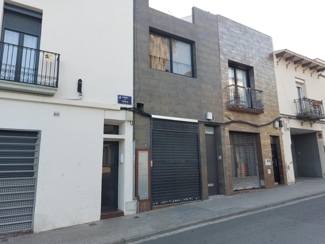 Terrassa, BAR 08221 - Unit 01 -  - Interior Photo - Image 2 of 11