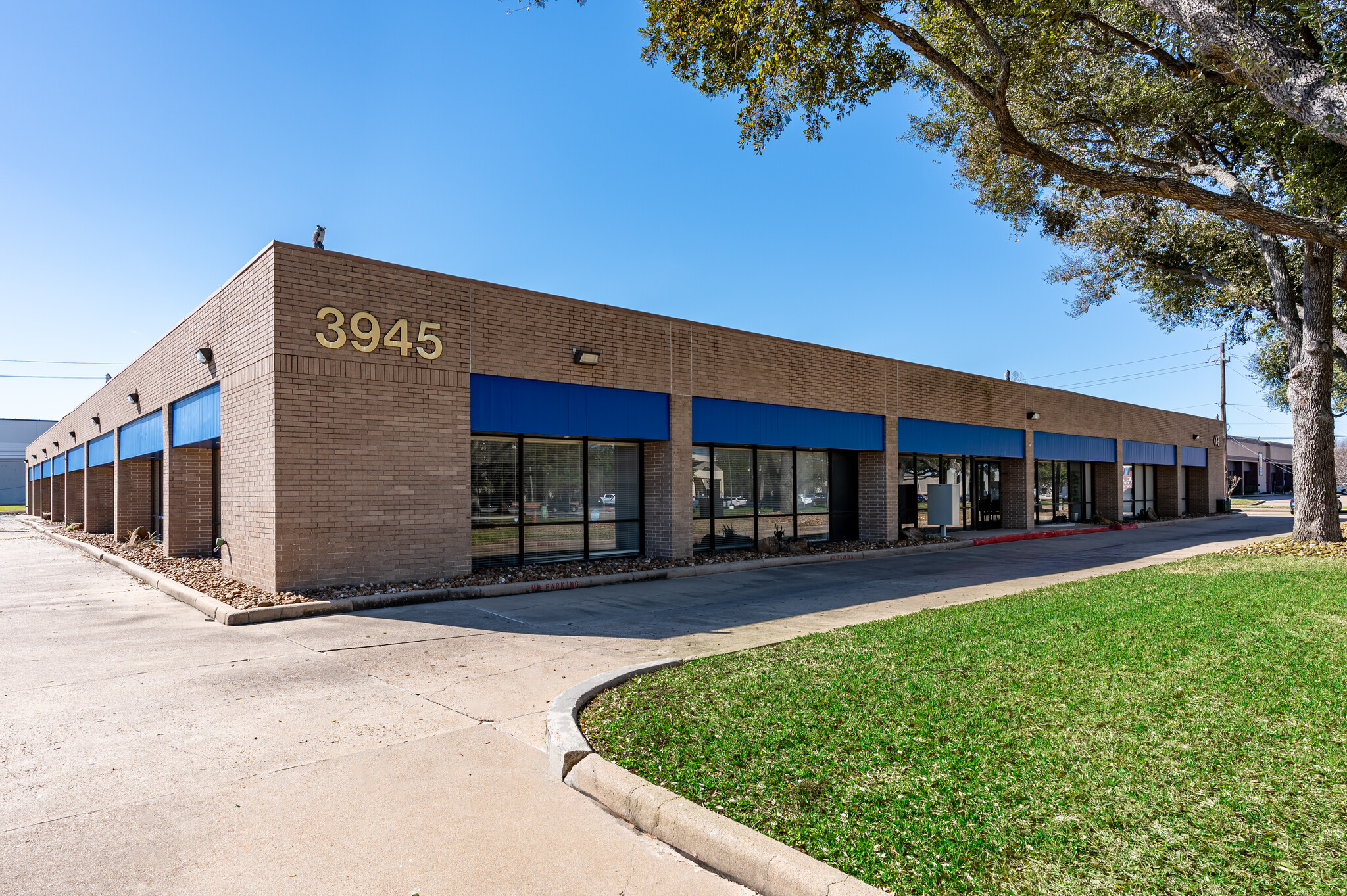 3945 Greenbriar Dr, Stafford, TX for rent Building Photo- Image 1 of 22