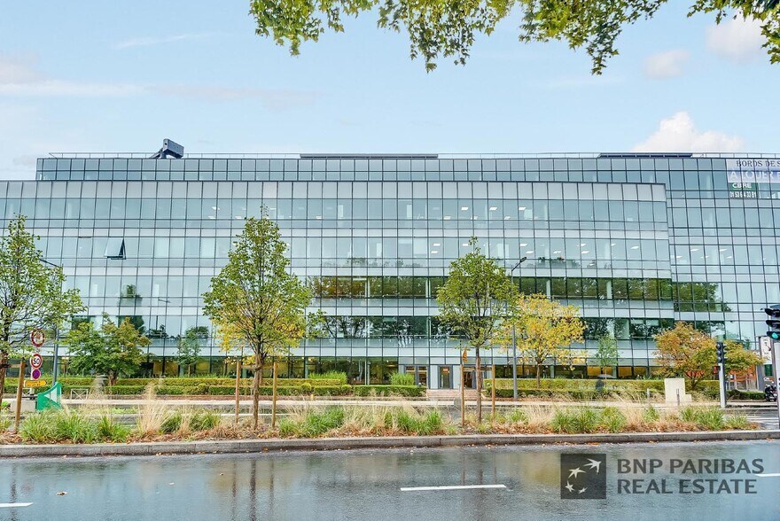65 Rue Camille Desmoulins, Issy-les-Moulineaux to rent - Building Photo - Image 1 of 1