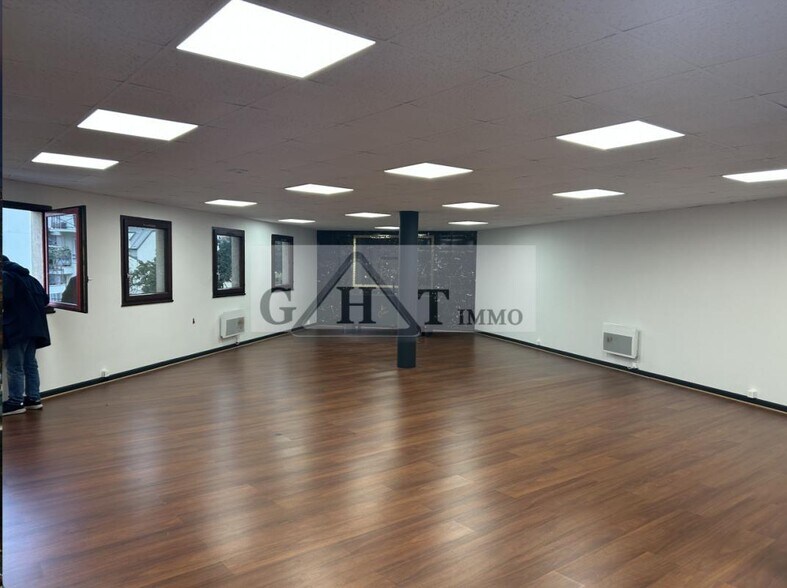Industrial in Argenteuil to rent - Interior Photo - Image 2 of 6