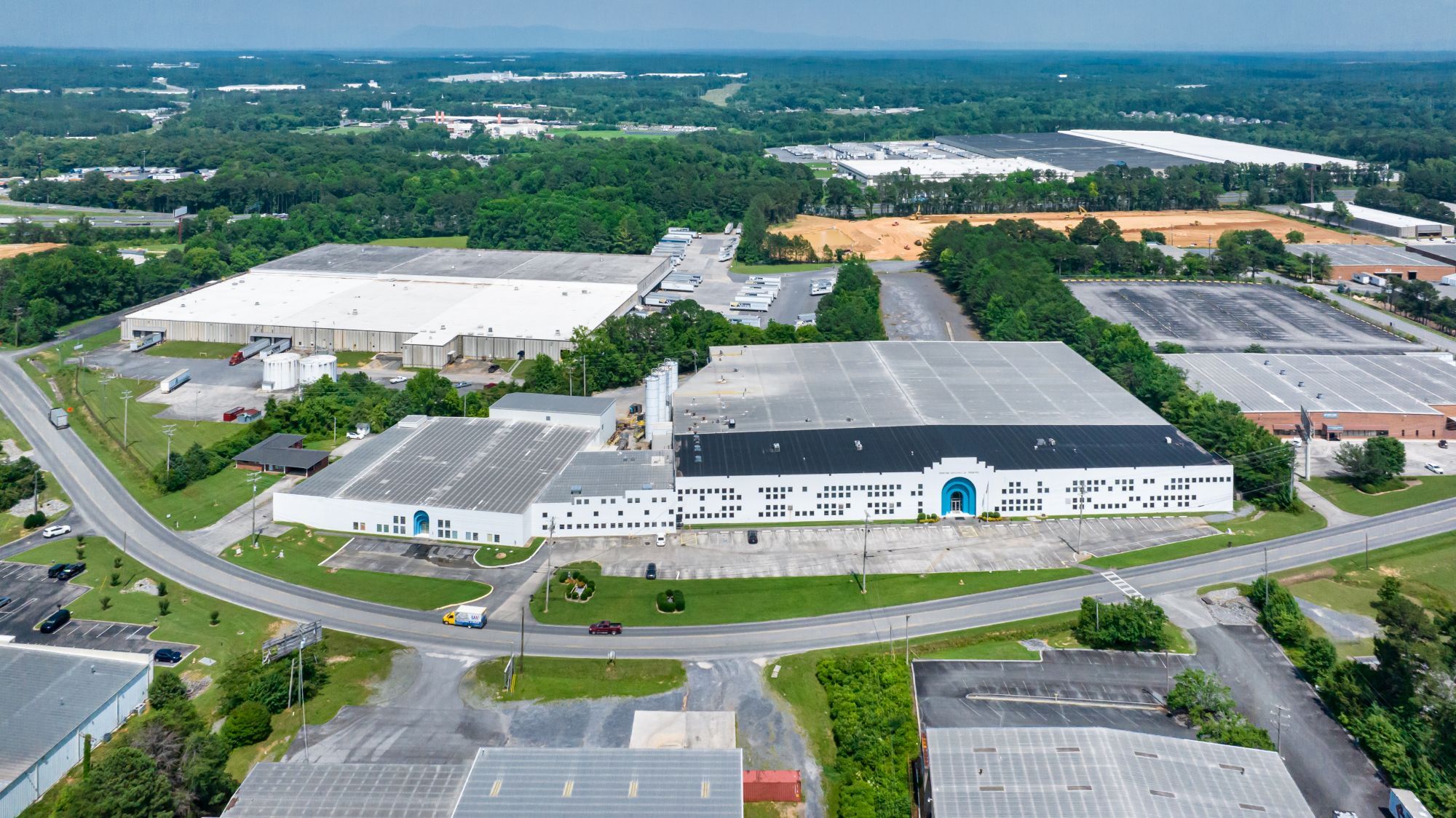 3295 Dug Gap Rd, Dalton, GA for sale Primary Photo- Image 1 of 64