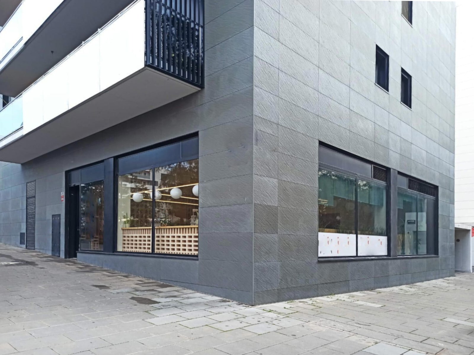 Retail in Sant Just Desvern, Barcelona to rent Interior Photo- Image 1 of 14