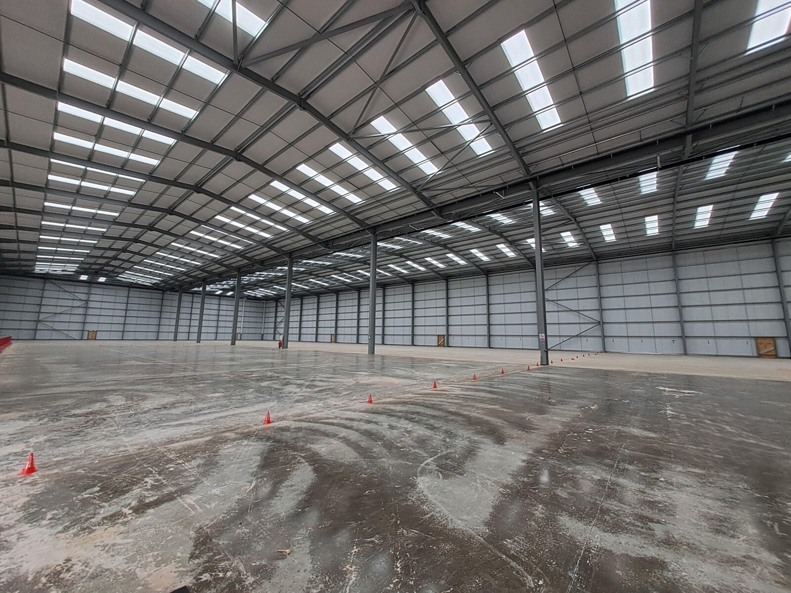 1 Michigan Dr, Milton Keynes to rent Interior Photo- Image 1 of 2