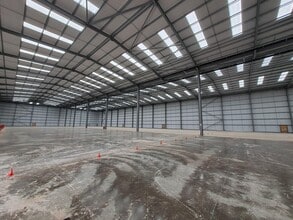 1 Michigan Dr, Milton Keynes to rent Interior Photo- Image 1 of 2