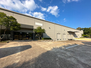 845 Interchange Blvd, Austin, TX for rent Building Photo- Image 2 of 12