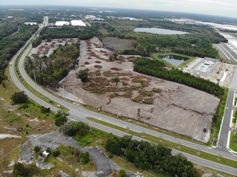 Industrial in Jacksonville, FL for rent - Building Photo - Image 3 of 12