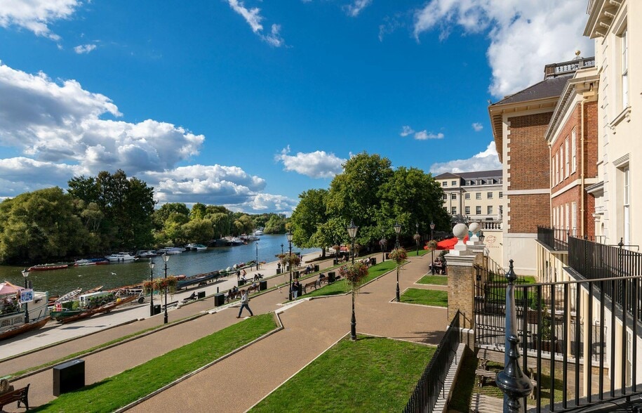 4 Heron Sq, Richmond to rent - Building Photo - Image 3 of 7