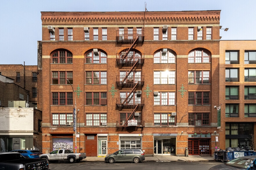 548 & 554 W 28th Street portfolio of 2 properties for sale on LoopNet.co.uk - Primary Photo - Image 1 of 2