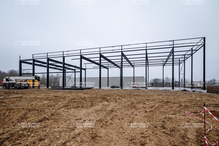 Light Industrial in Courtry for sale - Construction Photo - Image 3 of 12