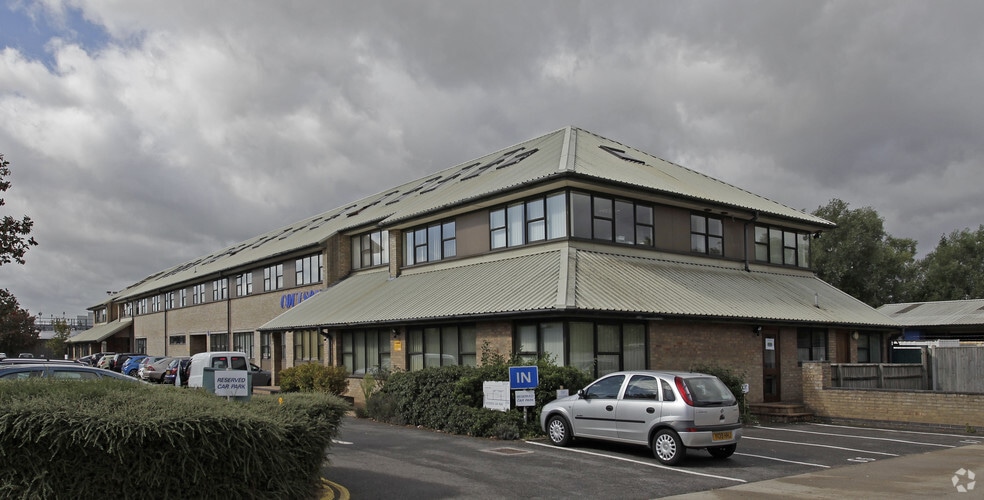 Cowley Rd, Cambridge to rent - Primary Photo - Image 1 of 14