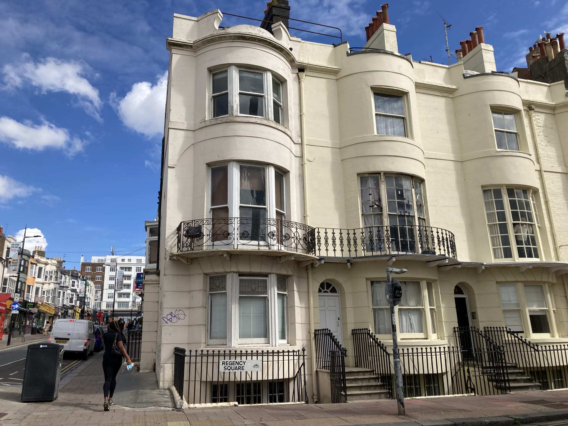 21 Regency Sq, Brighton to rent Building Photo- Image 1 of 2