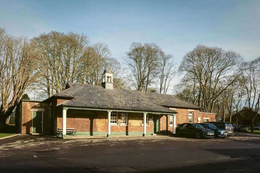 Bicester Heritage, Buckingham Rd, Bicester to rent - Building Photo - Image 2 of 6