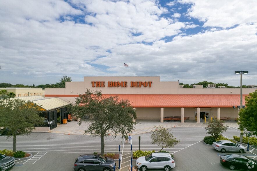 13501 S Dixie Hwy, Miami, FL to rent - Building Photo - Image 1 of 21