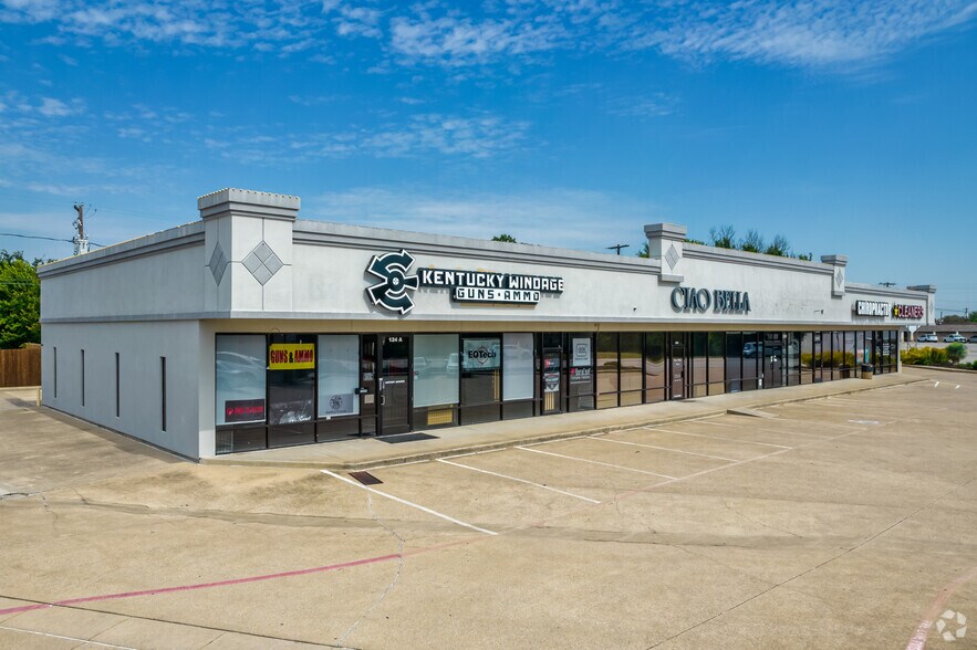 124 Grapevine Hwy, Hurst, TX for sale - Primary Photo - Image 1 of 1