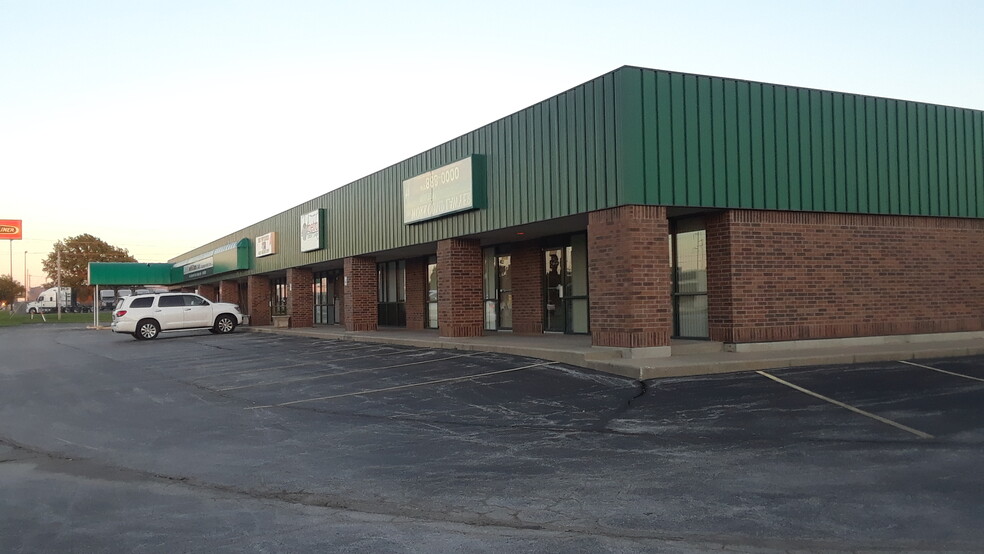 3000 E Division St, Springfield, MO for rent - Building Photo - Image 1 of 11