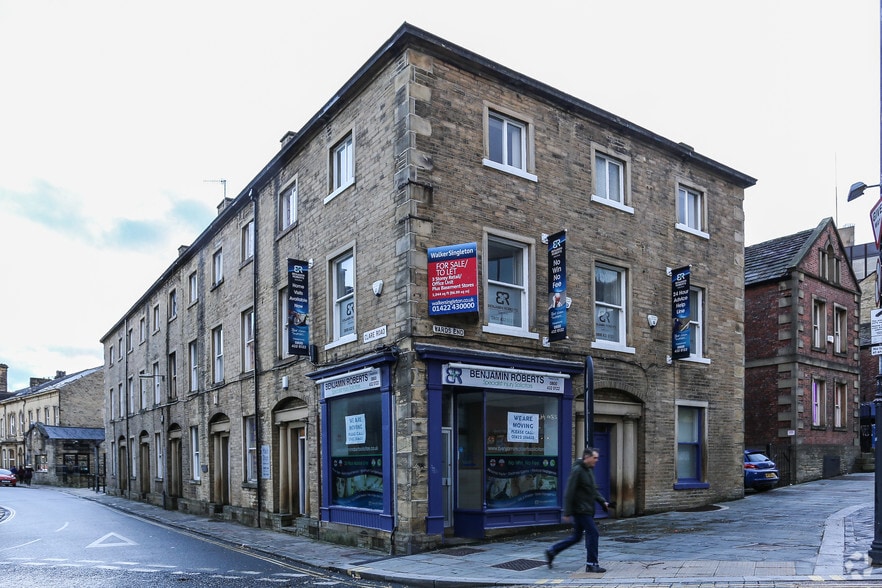 4 Wards End, Halifax, HX1 1BX UK