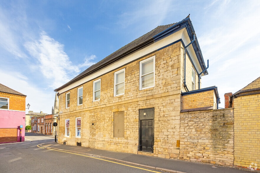 Finkin St, Grantham to rent - Building Photo - Image 3 of 5