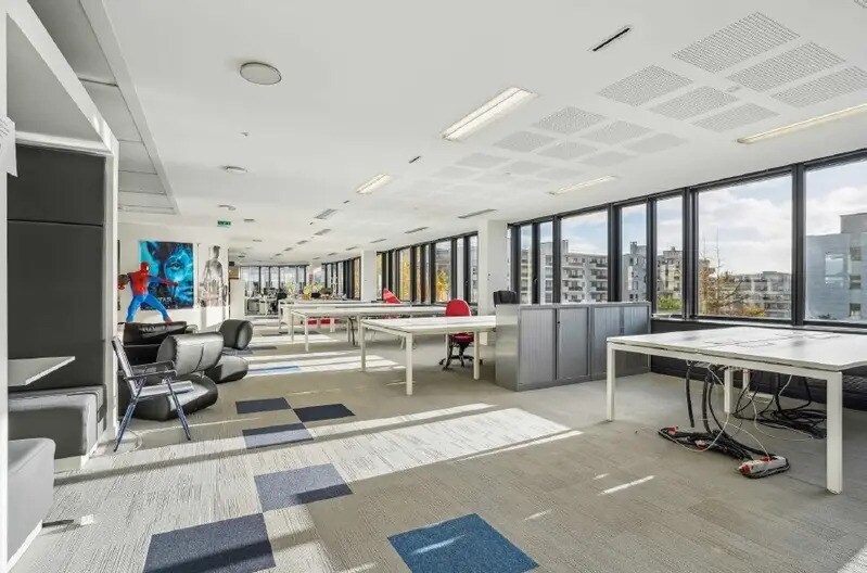 Office in Levallois-Perret to rent - Building Photo - Image 3 of 9