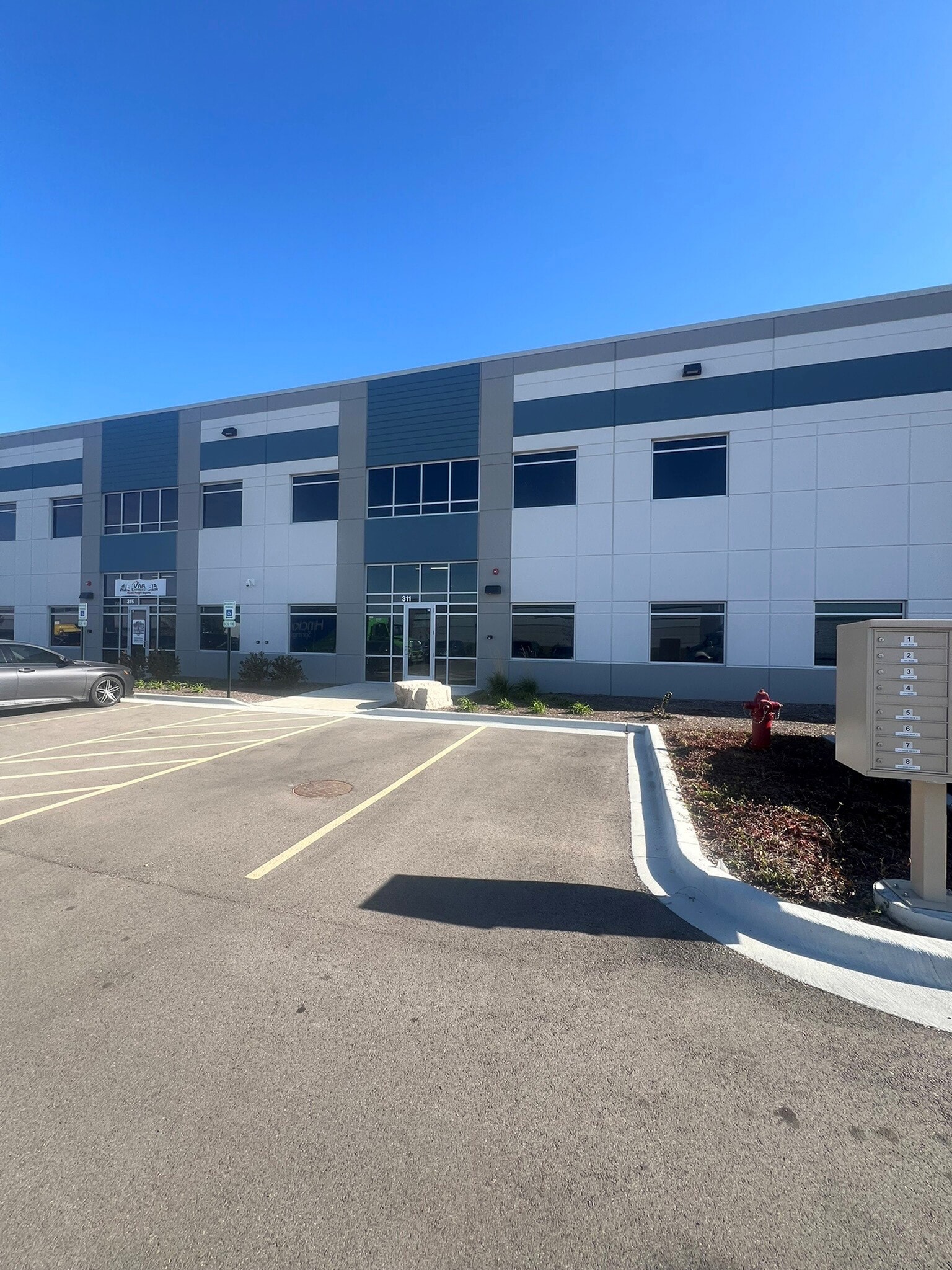 305 Miles Pky, Bartlett, IL to rent Interior Photo- Image 1 of 10