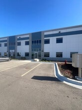 305 Miles Pky, Bartlett, IL to rent Interior Photo- Image 1 of 10