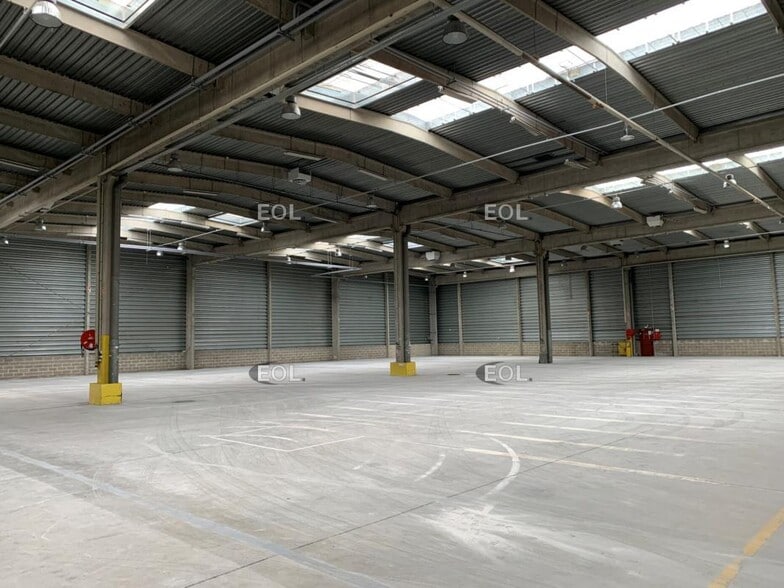 Industrial in Sucy-en-Brie to rent - Interior Photo - Image 2 of 7