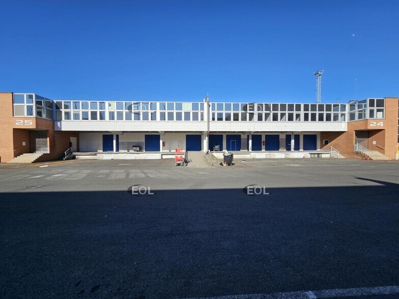 Industrial in Charenton-le-Pont to rent - Building Photo - Image 2 of 22