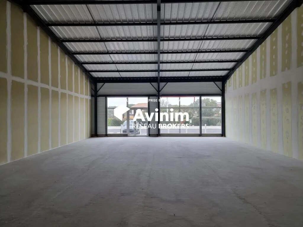 Location Commerce 167 m² - Photo 1