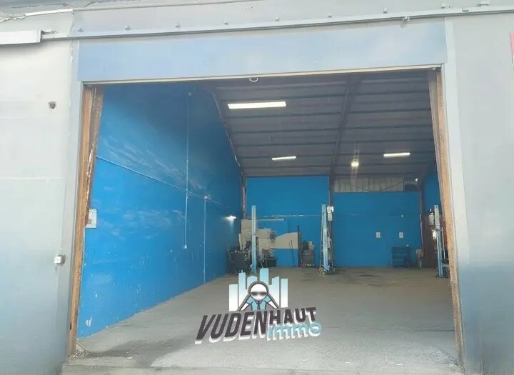 Light Industrial in Toulouse for sale Building Photo- Image 1 of 10