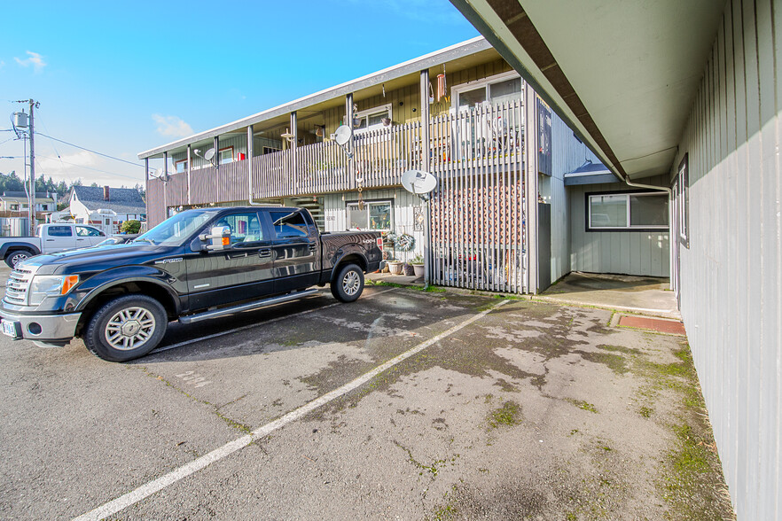 2394 Marion St, North Bend, OR for sale - Building Photo - Image 3 of 10