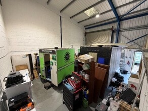 Cavalier Rd, Newton Abbot to rent Interior Photo- Image 2 of 3