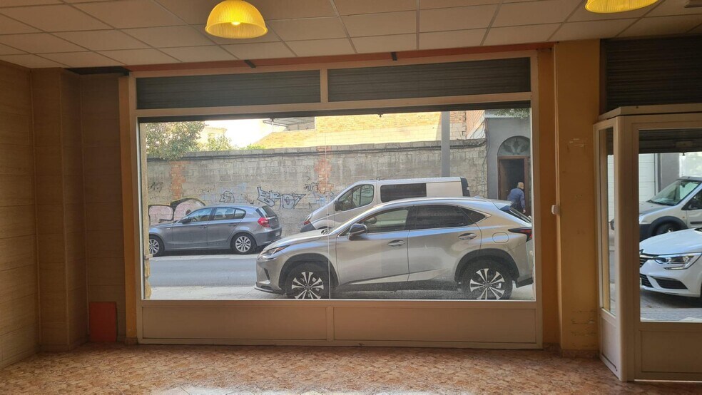 Retail in Maracena to rent - Interior Photo - Image 3 of 11