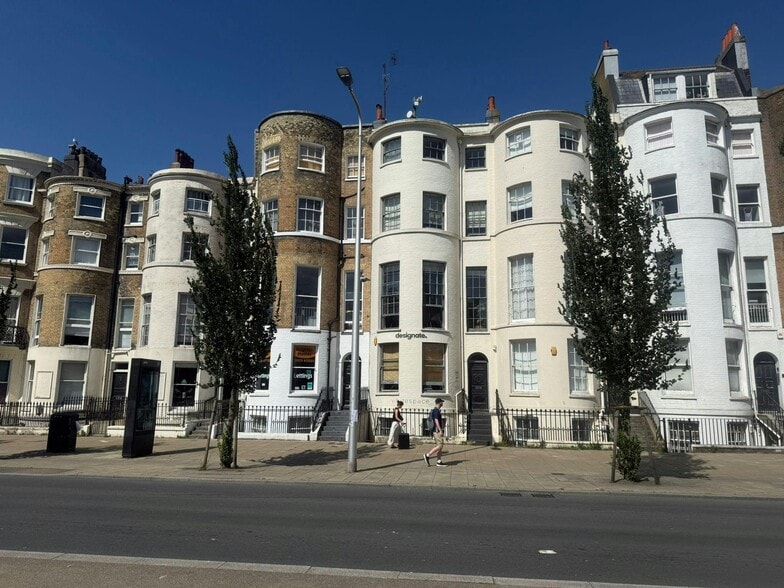 4 St Georges Pl, Brighton to rent - Building Photo - Image 3 of 13