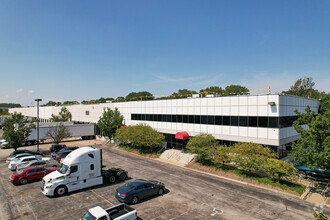 160-275 Corporate Woods Ct, Bridgeton, MO for rent Building Photo- Image 1 of 5