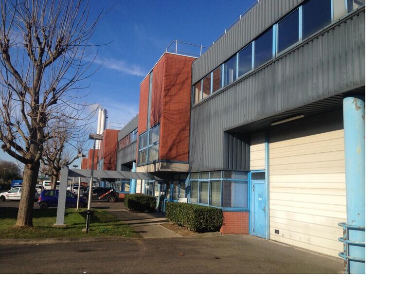 Light Industrial in Villepinte to rent - Building Photo - Image 2 of 13