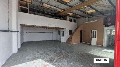 Lynn Ln, Shenstone to rent Interior Photo- Image 2 of 3