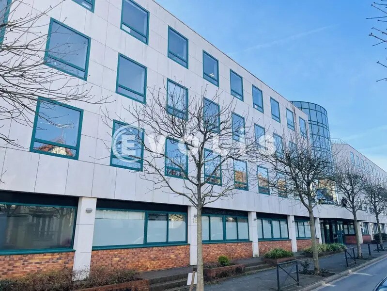 Office in Melun to rent Building Photo- Image 1 of 6