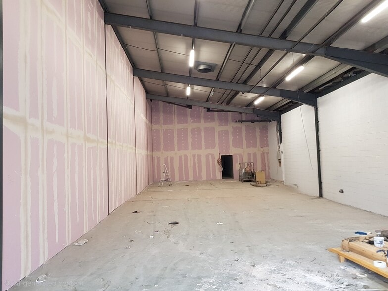 7 Edgefield Rd, Loanhead to rent - Building Photo - Image 3 of 8