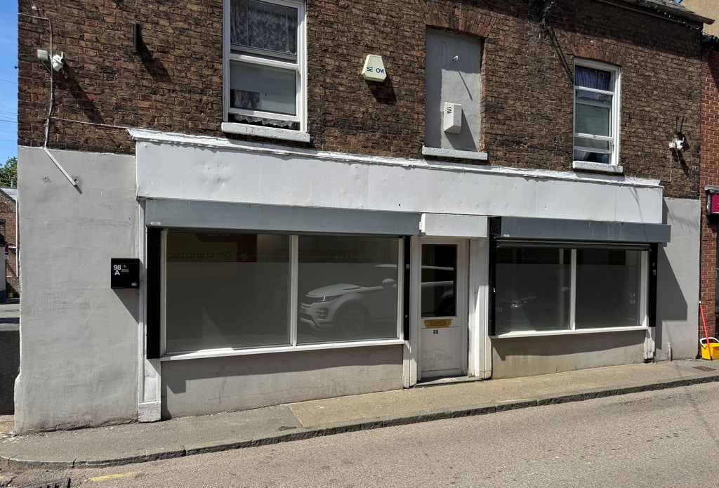 98 Norfolk St, Wisbech to rent Building Photo- Image 1 of 3